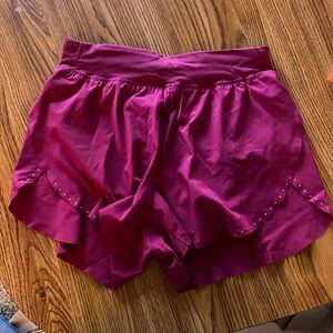 lululemon magenta shorts